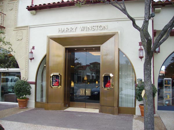 HARRY WINSTON | 19 Highland Park Village, Dallas, TX 75205, USA | Phone: (214) 647-5830