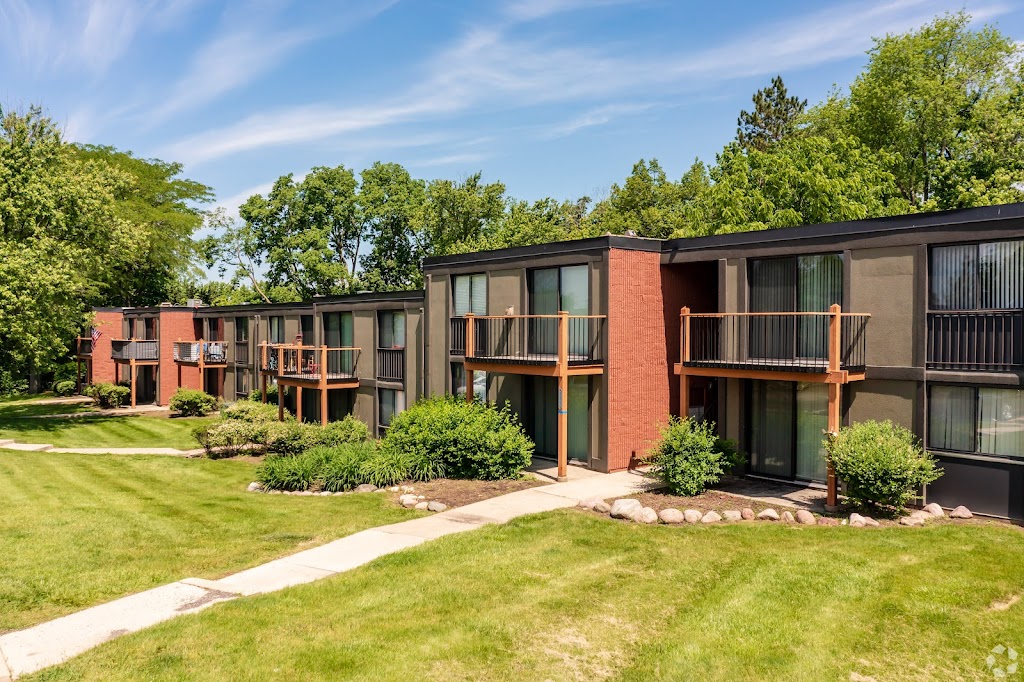 Woodland Ridge Apartments | 3420 Joann Ln, Woodridge, IL 60517, USA | Phone: (630) 910-9500