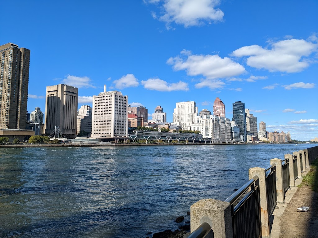 Roosevelt Island Visitor Center Kiosk | New York, NY 10044, USA | Phone: (212) 688-4836