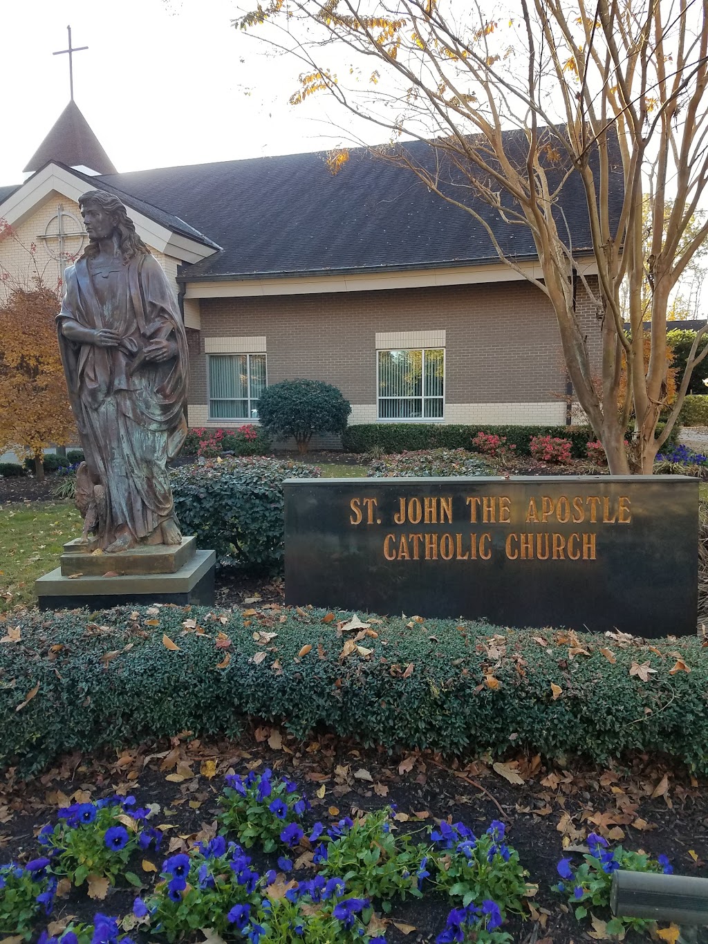 St. John the Apostle Roman Catholic Church | 1968 Sandbridge Rd, Virginia Beach, VA 23456, USA | Phone: (757) 426-2180