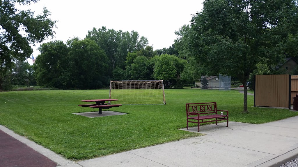 Knollway Park | 895 Horn Dr, Minnetonka, MN 55305, USA | Phone: (952) 939-8203