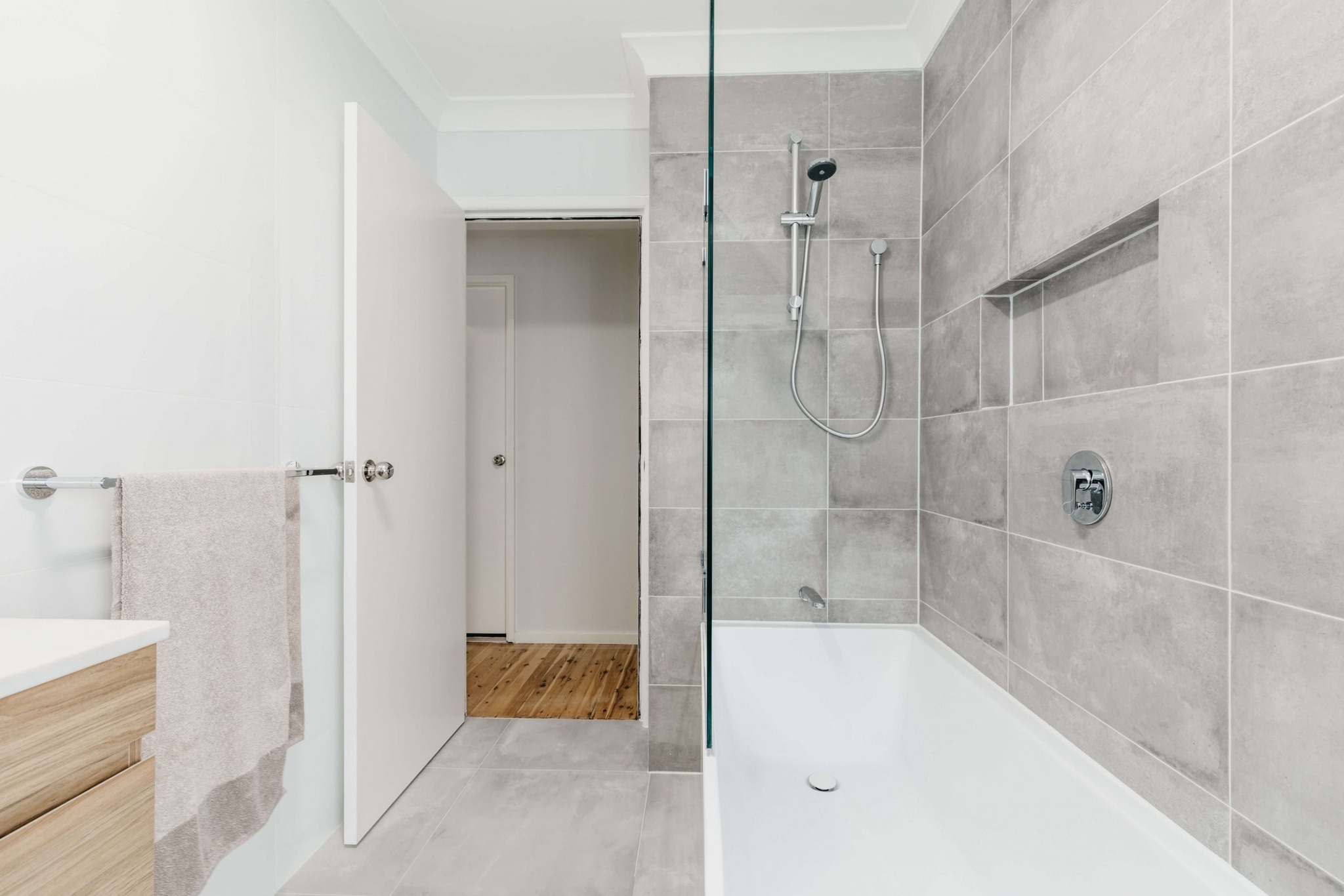 Fresher Bathrooms Sydney | Unit 2/63-69 Bonar St, Arncliffe NSW 2205, Australia | Phone: 0466 594 042
