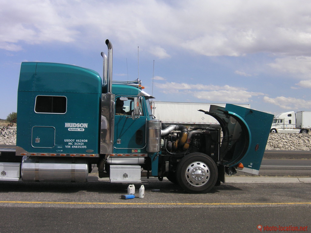 Truckers 24 Hour Road Service | 2636 Huron St, Los Angeles, CA 90065, USA | Phone: (213) 205-2997