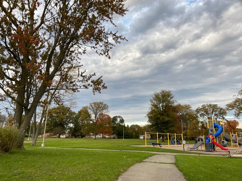 Clements Circle Splash Park | 9999 Harrison St, Livonia, MI 48150, USA | Phone: (734) 421-9800