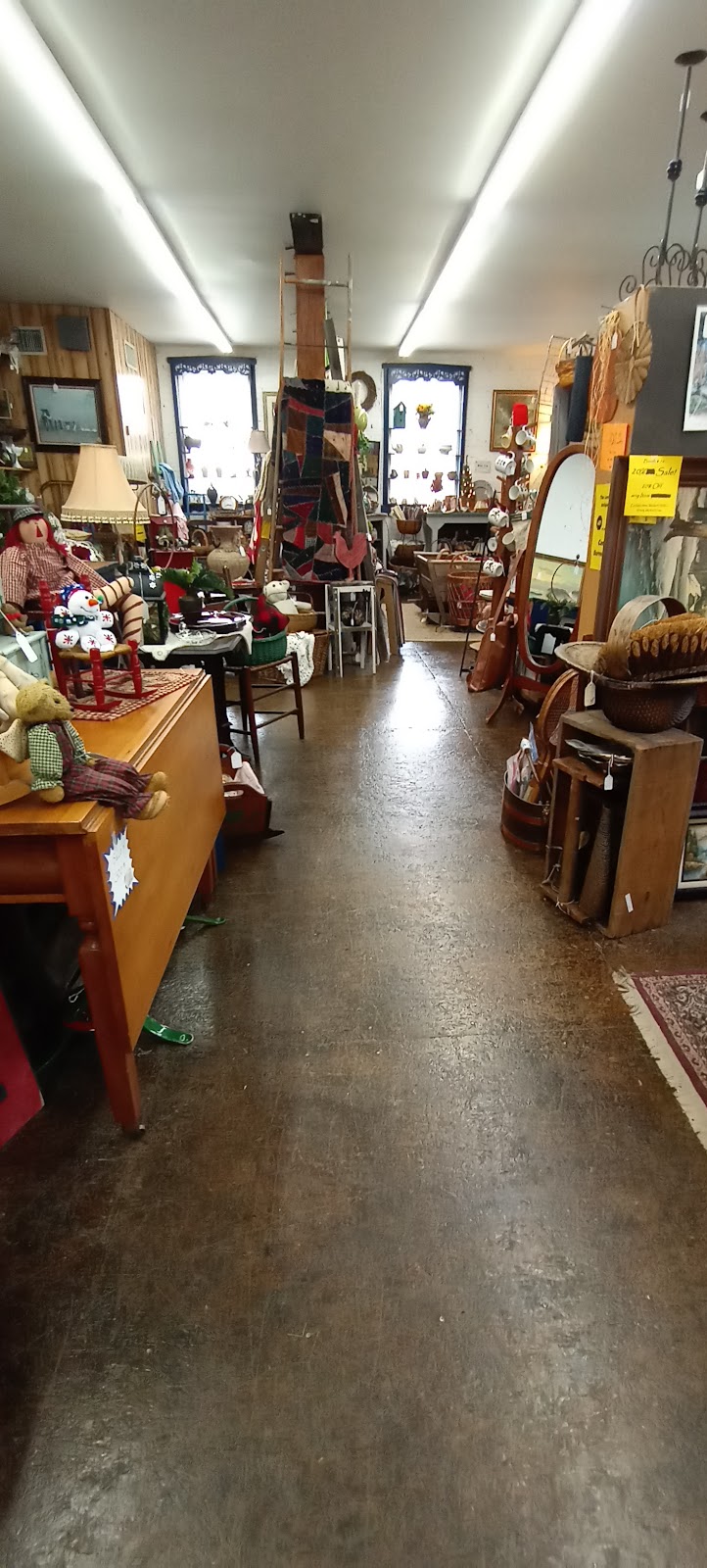 Lumber Mill Antique Mall | 721 W 1st St, Madison, IN 47250, USA | Phone: (812) 273-3040