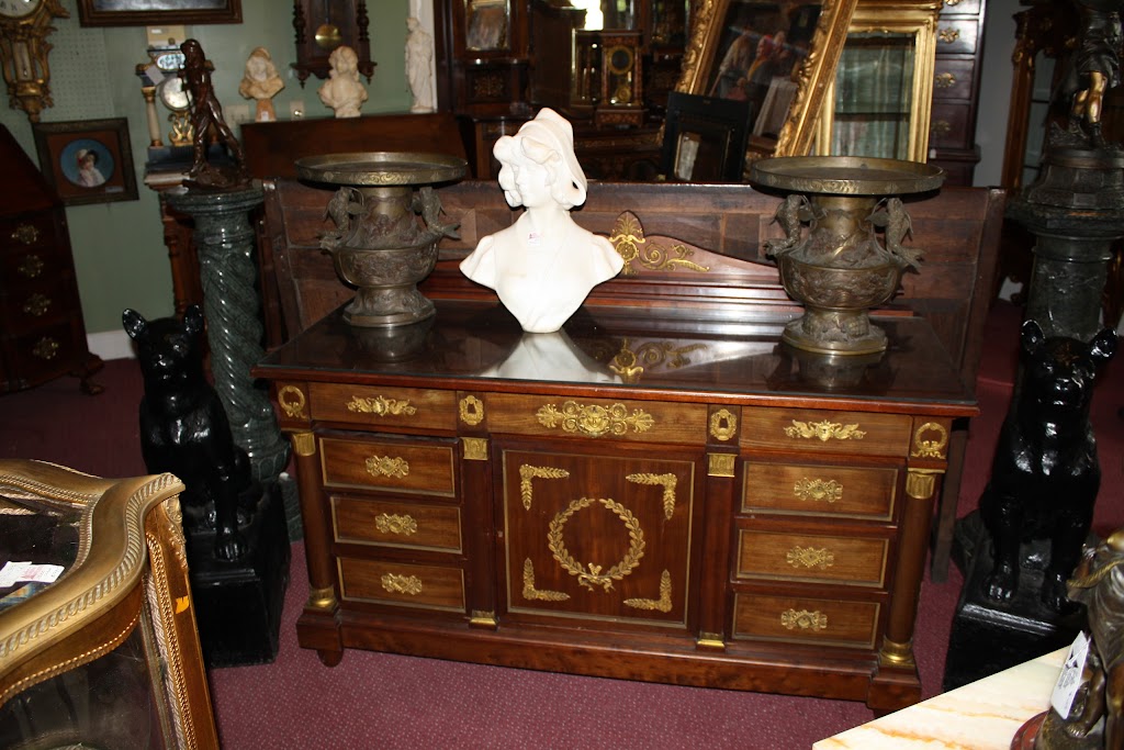 Kelly Schultz Antiques | 10885 Main St, Clarence, NY 14031, USA | Phone: (716) 759-2260