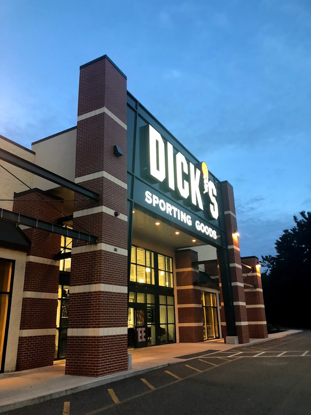 DICKS Sporting Goods | 1803 Washington St, Hanover, MA 02339, USA | Phone: (781) 826-9282