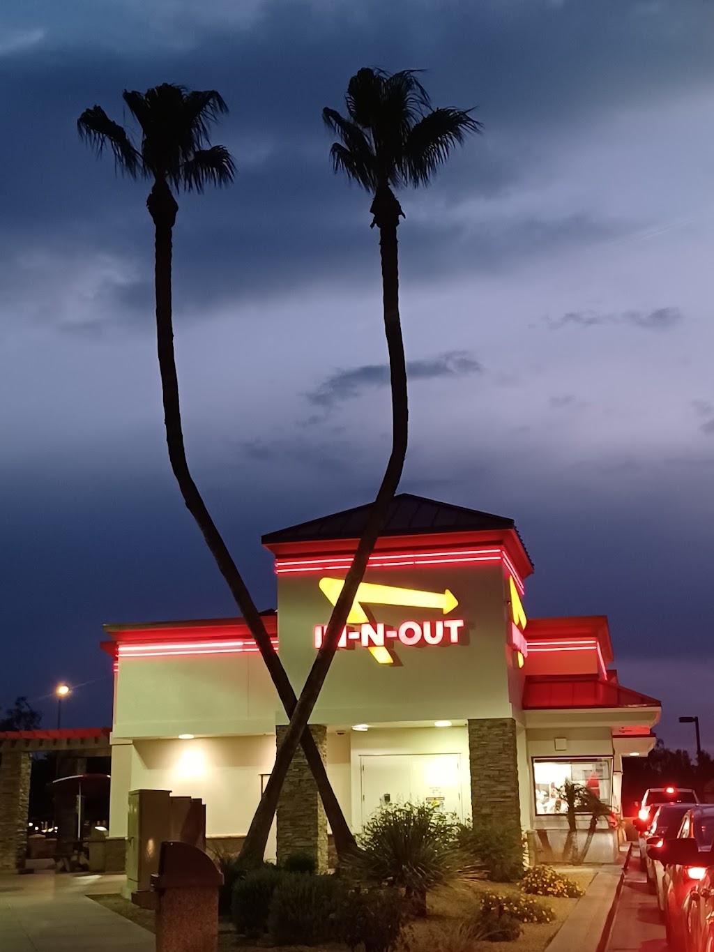 In-N-Out Burger | 19407 N 27th Ave, Phoenix, AZ 85027, USA | Phone: (800) 786-1000