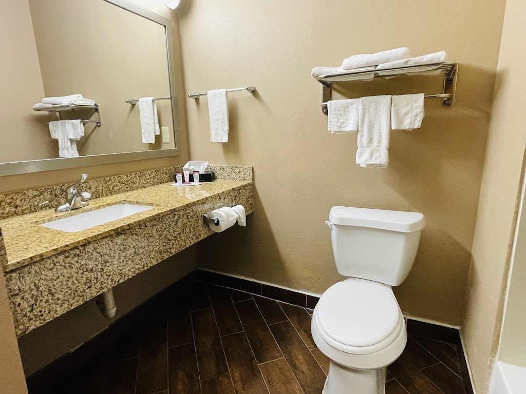 Executive inn and suites | 1500 10th St #2416, Floresville, TX 78114, USA | Phone: (830) 393-1953