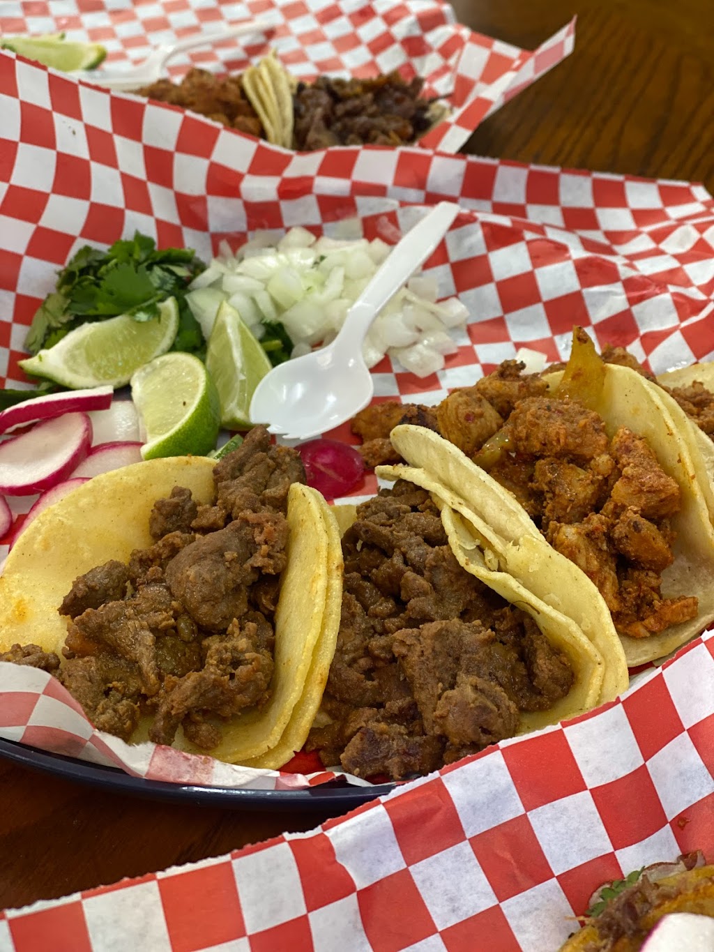 AL CHILE TAQUERIA | 2643 S Hampton Rd, Dallas, TX 75224, USA | Phone: (214) 377-9222