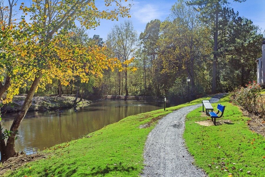 Lakeside Retreat at Peachtree Corners Apartments | 3600 Park Lake Ln, Peachtree Corners, GA 30092, USA | Phone: (770) 670-6338