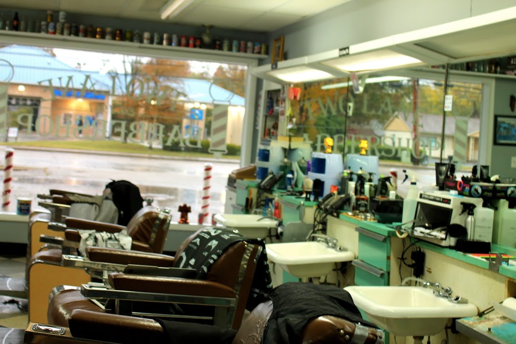 Two Lane Barber Shop | 2920 Hikes Ln, Louisville, KY 40218, USA | Phone: (502) 454-7764