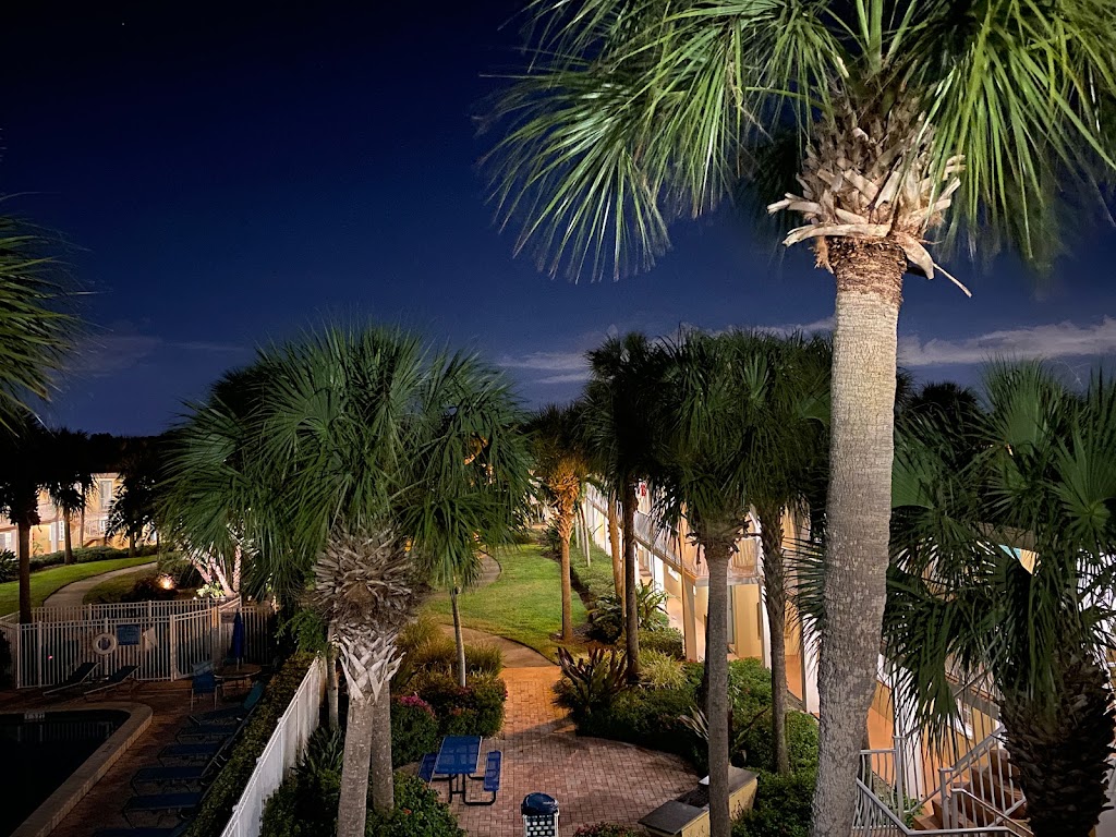 Snell Isle Apartments | 1515 Eden Isle Blvd NE, St. Petersburg, FL 33704, USA | Phone: (727) 894-4300