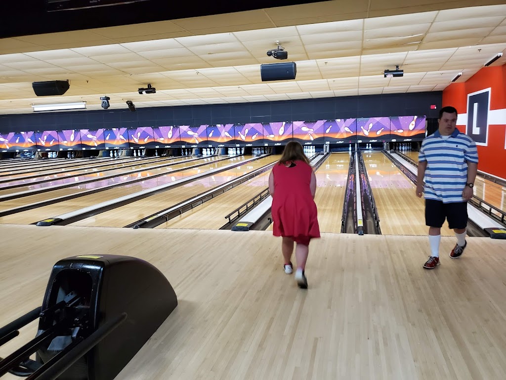 AMF Lynnhaven Lanes | 2601 Lishelle Pl, Virginia Beach, VA 23452, USA | Phone: (757) 468-1000