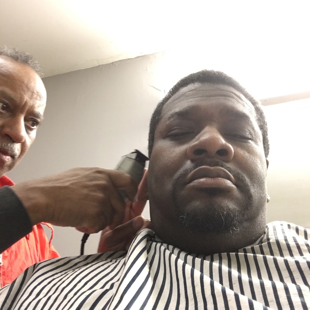 Browns Barber Lounge | 14540 Grand River Ave, Detroit, MI 48227, USA | Phone: (313) 493-7970