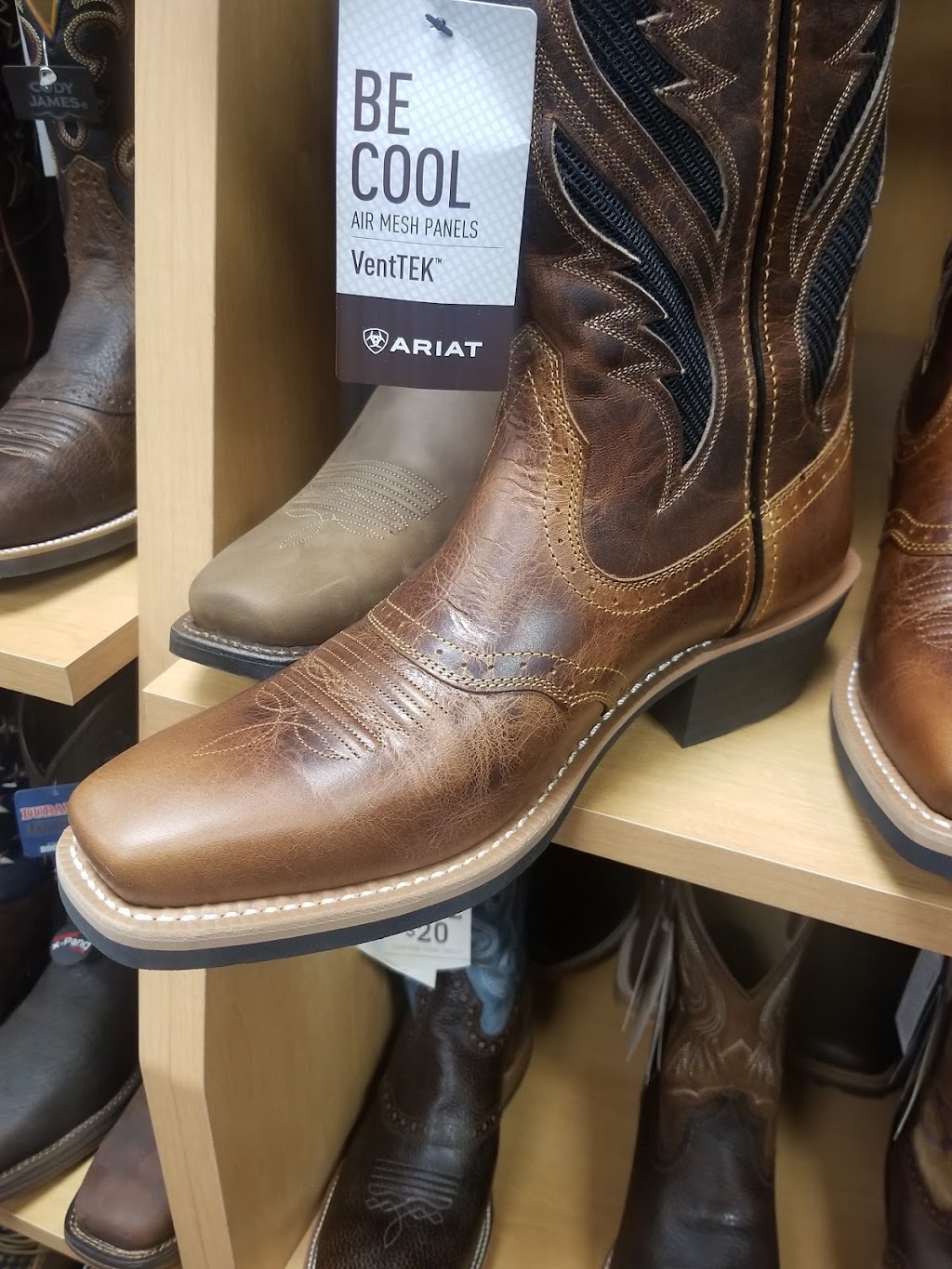 Boot Barn | 27564 Sierra Hwy, Canyon Country, CA 91351, USA | Phone: (661) 251-0888