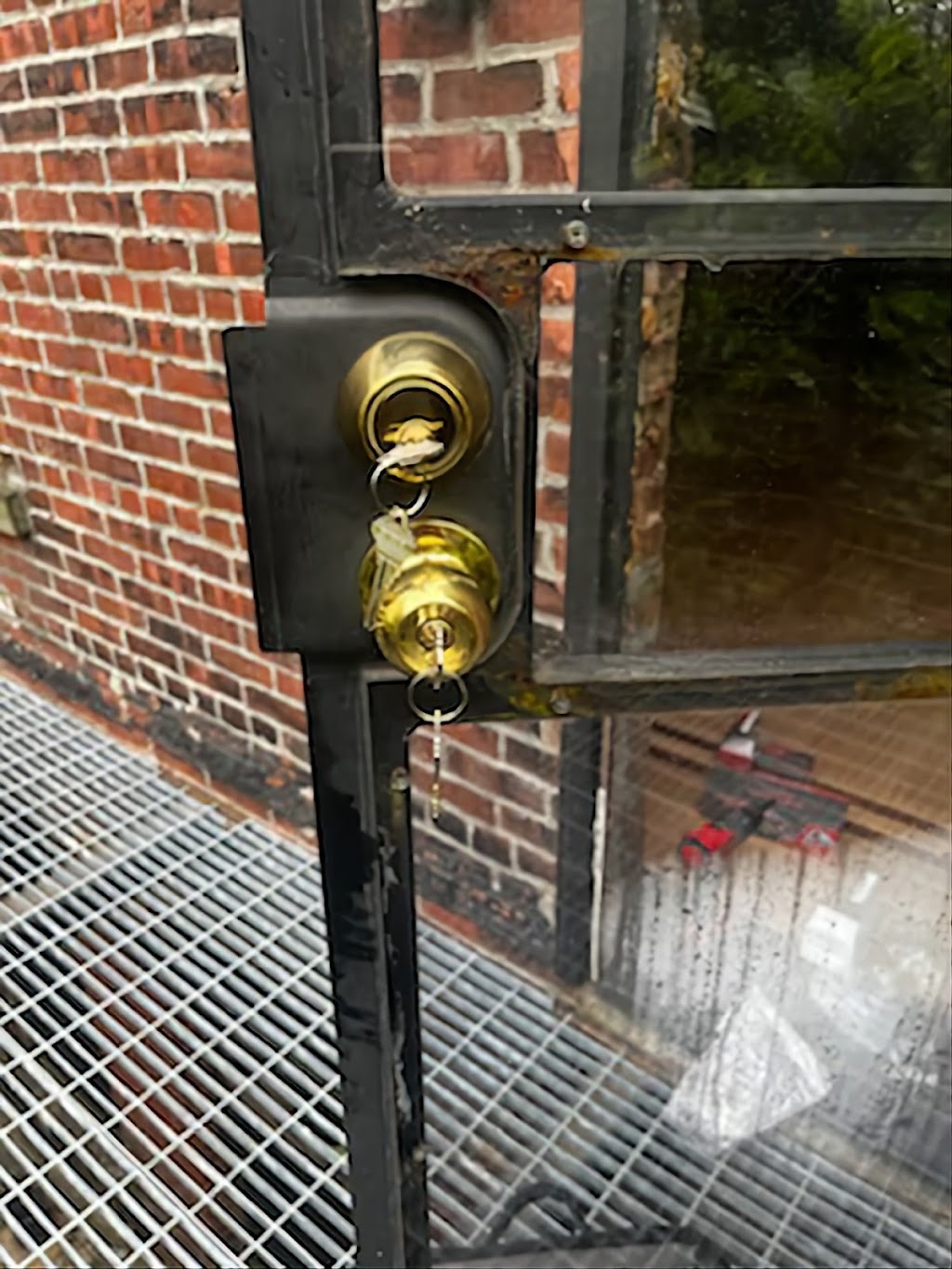 Instalock Locksmith | 1307 42nd St, Brooklyn, NY 11218, USA | Phone: (347) 966-3314