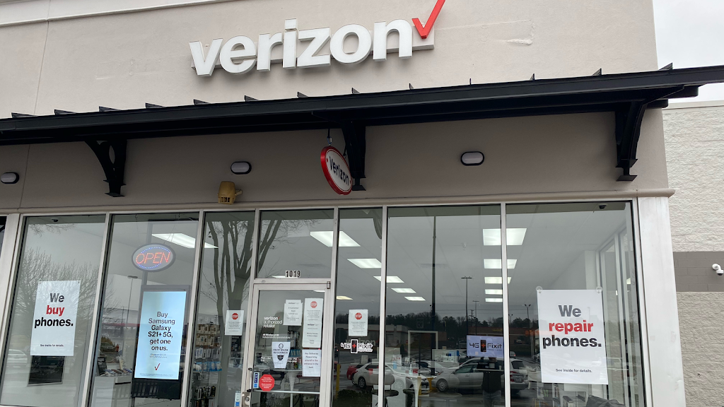 Verizon Authorized Retailer - Russell Cellular | 1019 High Point St, Randleman, NC 27317, USA | Phone: (336) 498-6677