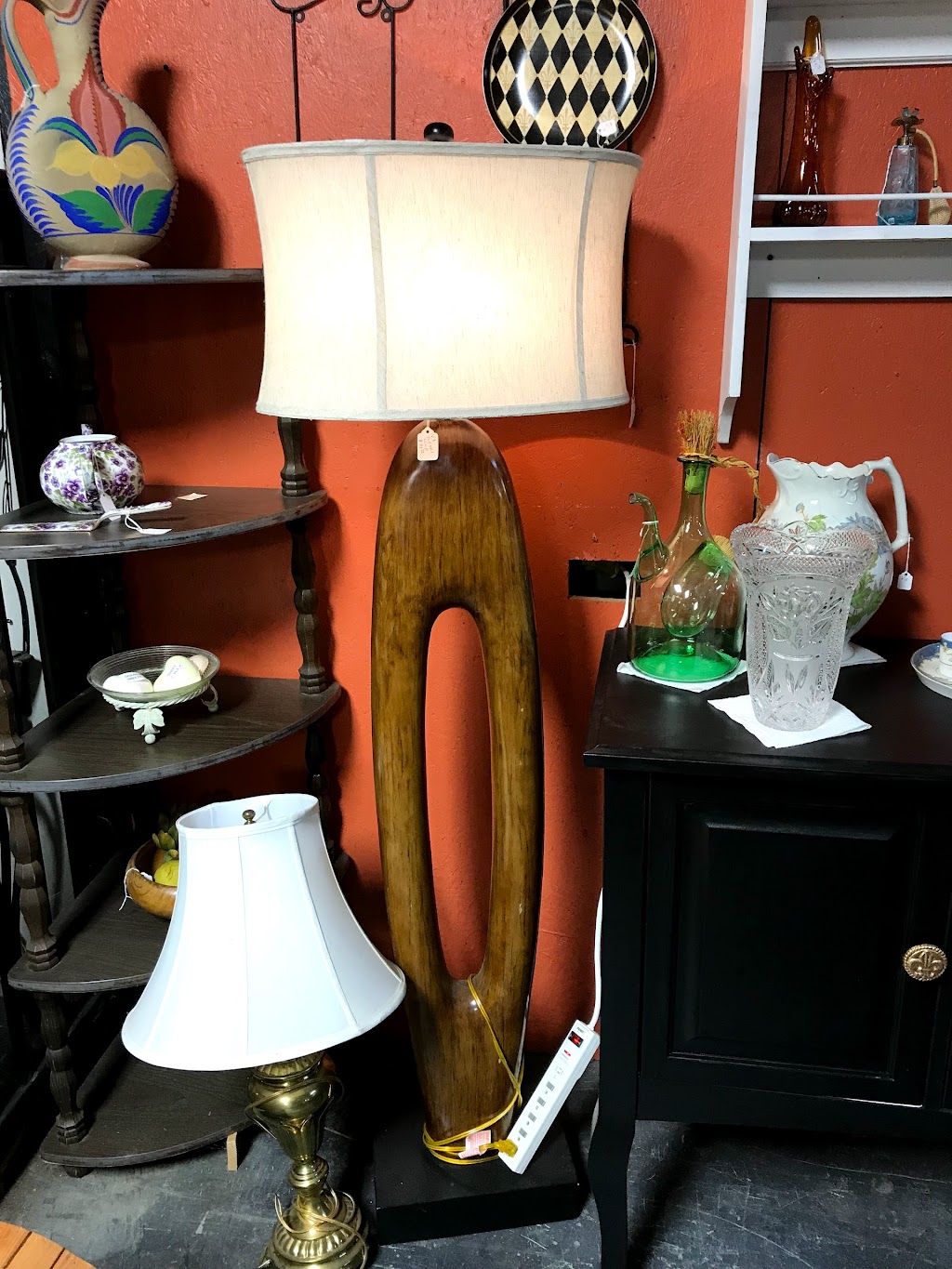 This That and More Indoor Flea Market | 43123 Weber City Rd #7833, Gonzales, LA 70737, USA | Phone: (225) 647-3532