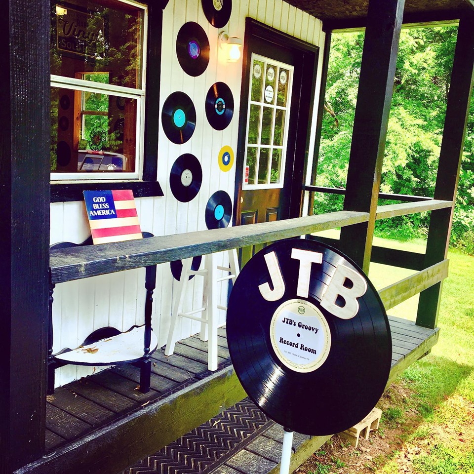 JTBs Groovy Record Room | 3712 B, TN-76, Cottontown, TN 37048, USA | Phone: (615) 681-7551