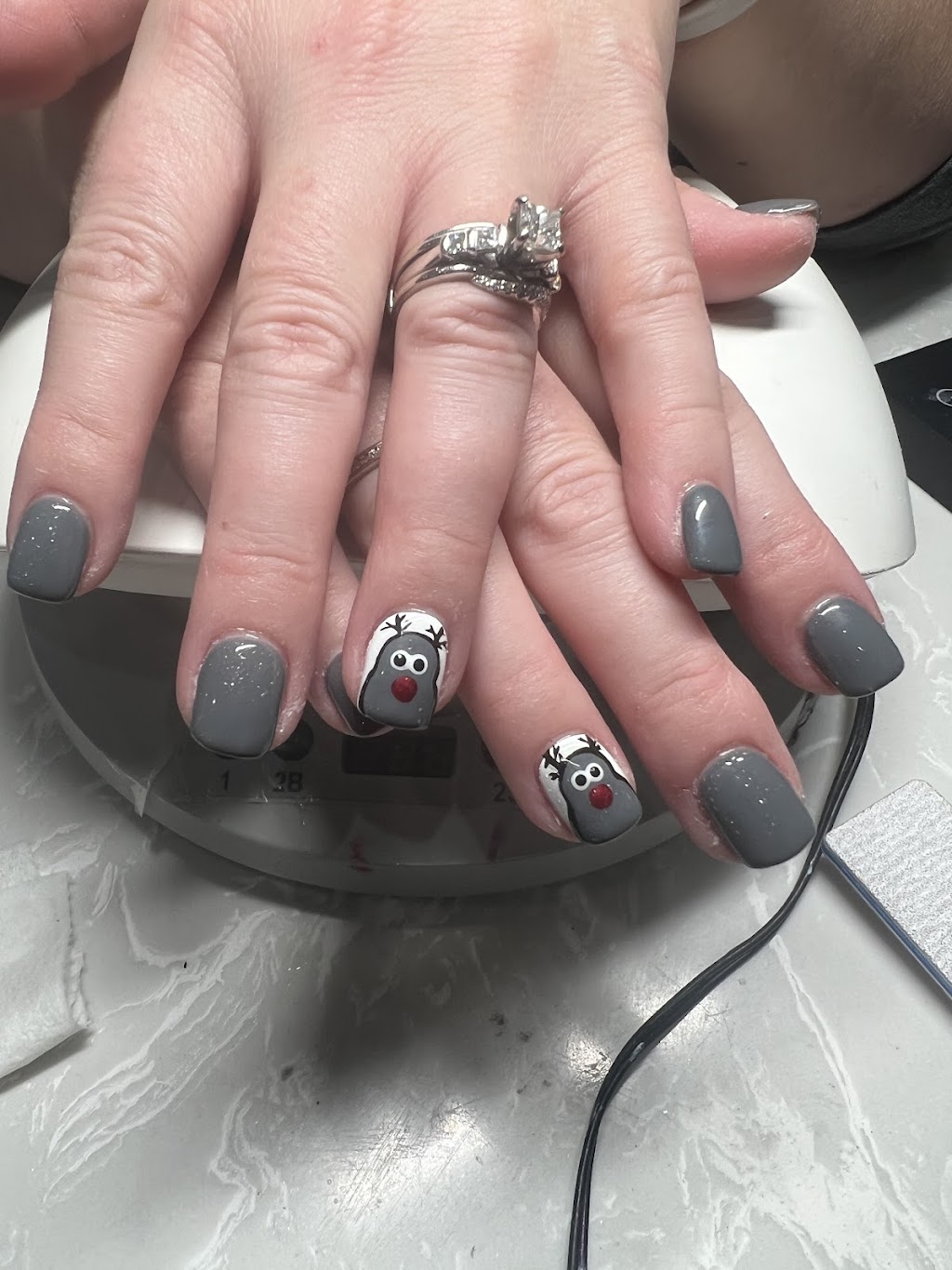 LV Nails | 2191 Commerce Blvd, Mound, MN 55364, USA | Phone: (952) 472-0197