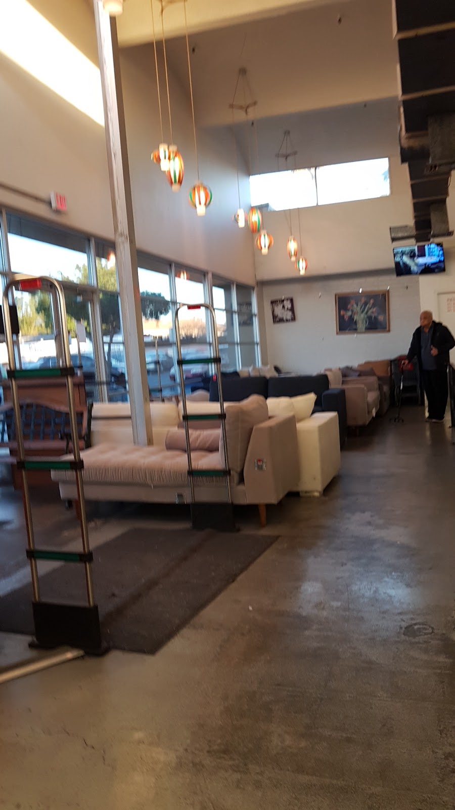 Community Thrift Store | 19720 Arrow Hwy, Covina, CA 91724, USA | Phone: (626) 331-5122