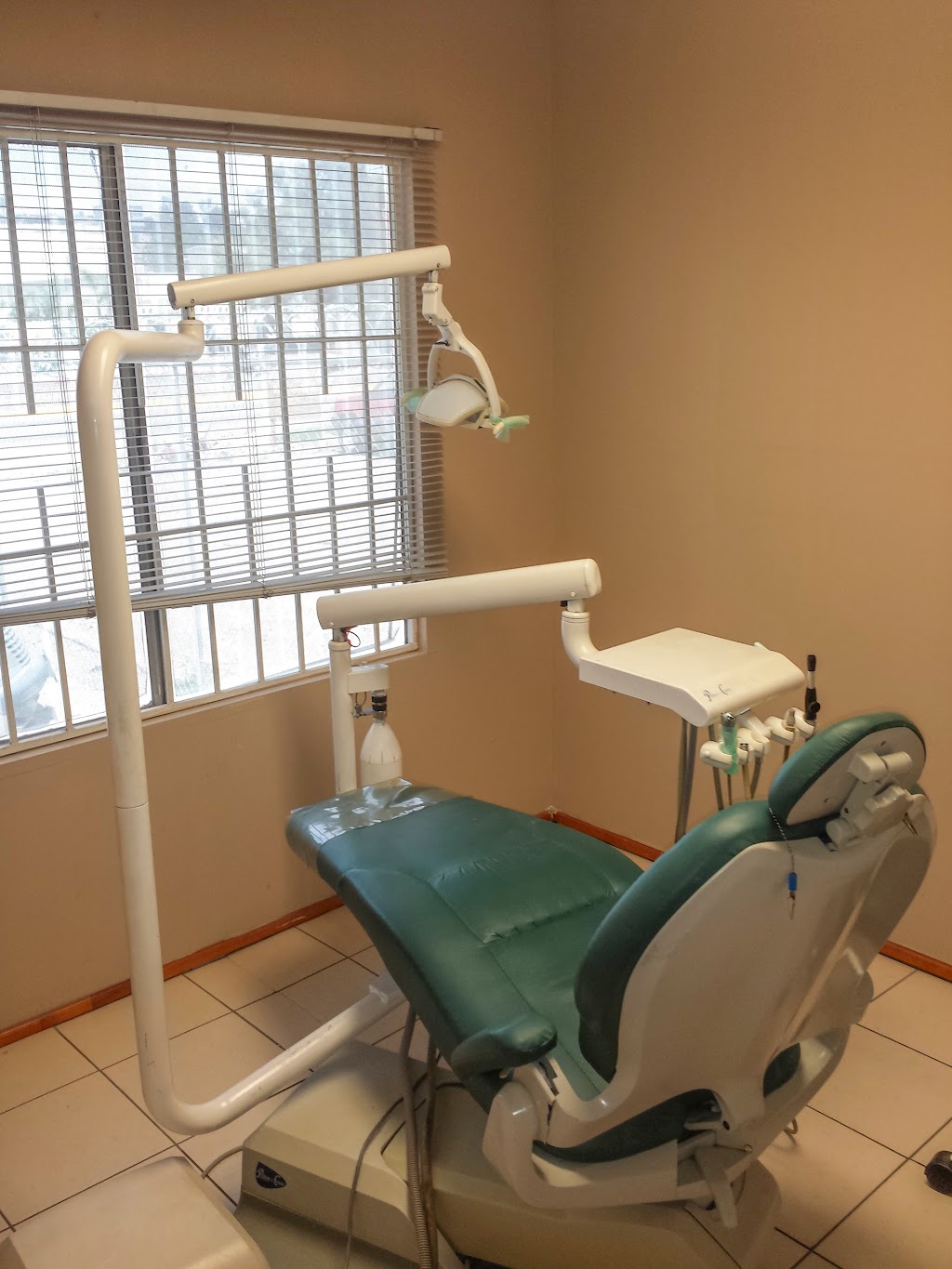 Dental Sonrisa | P.º del Río 6637, Río Tijuana 3a. Etapa, Rio Tijuana 3ra Etapa, 22585 Tijuana, B.C., Mexico | Phone: 664 250 0880