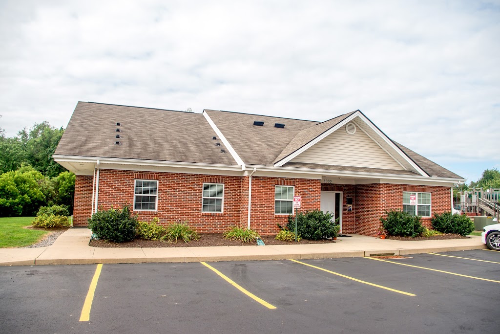 Walkers Ridge Apartments, Hempfield Square, 5000 Walker's Trail