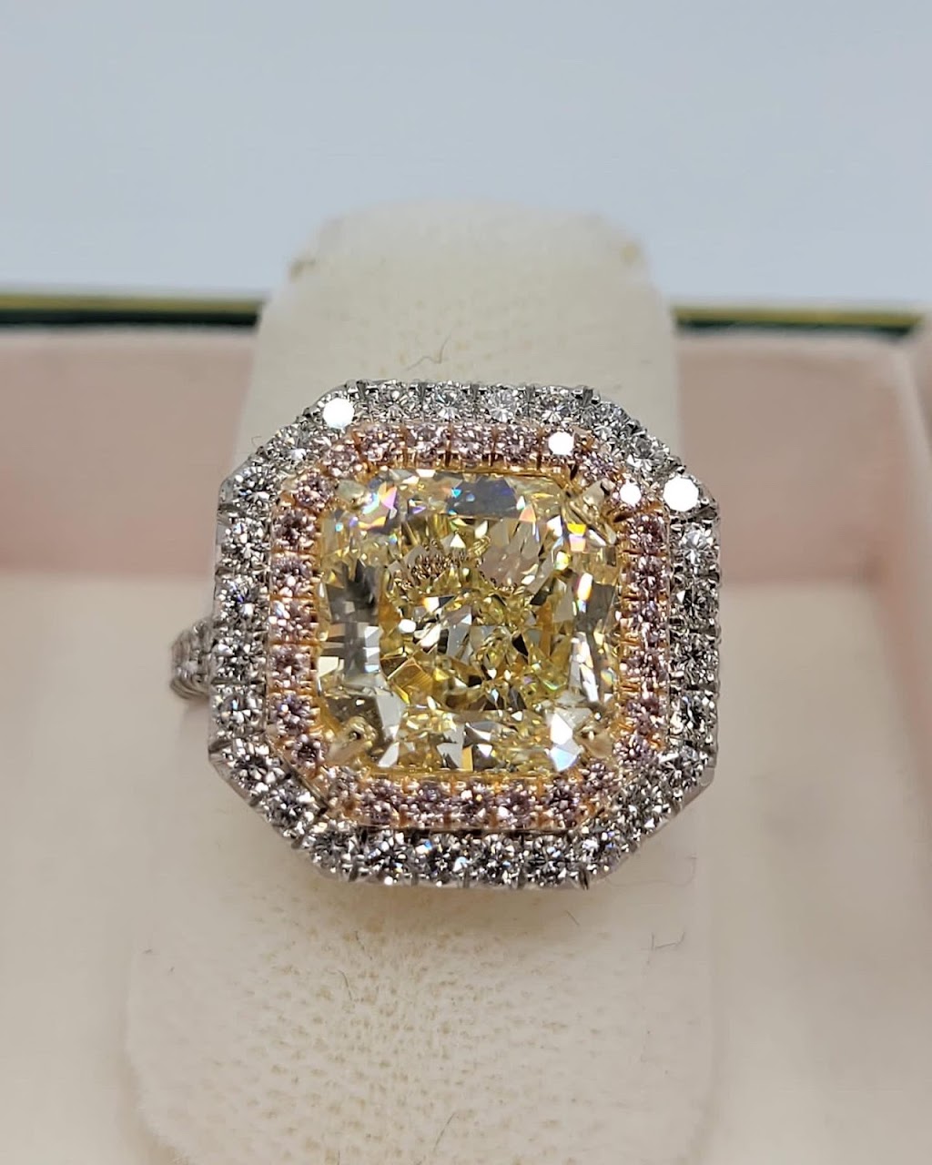 Robert Fine Jewelry | 2050 Western Ave suite 110, Guilderland, NY 12084, USA | Phone: (518) 464-6640