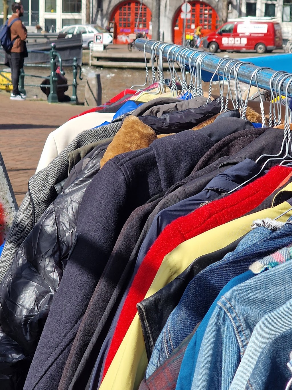 Waterlooplein Market | Waterlooplein 2, 1011 NZ Amsterdam, Netherlands | Phone: 020 624 1111