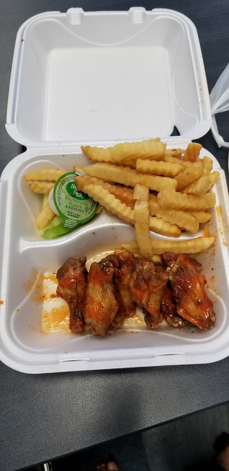 Wings & Philly | 4594 Memorial Dr, Decatur, GA 30032, USA | Phone: (404) 294-0110