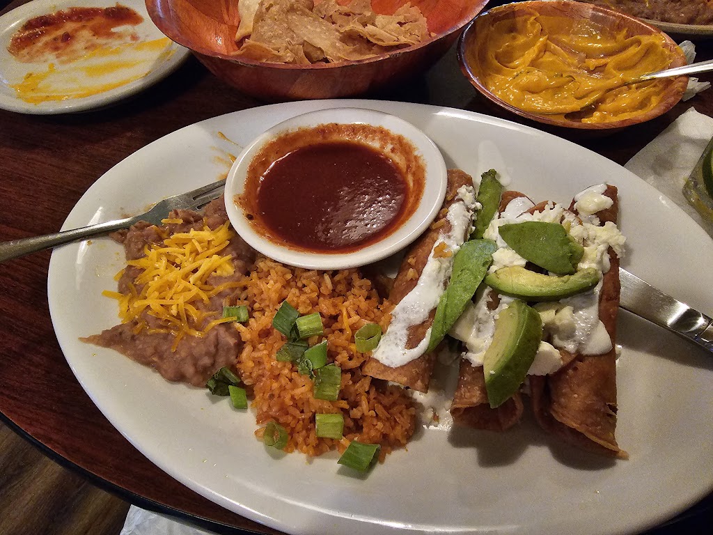 La Cucaracha Mexican Restaurante | 36 S Dale St South, St Paul, MN 55102, USA | Phone: (651) 221-9682