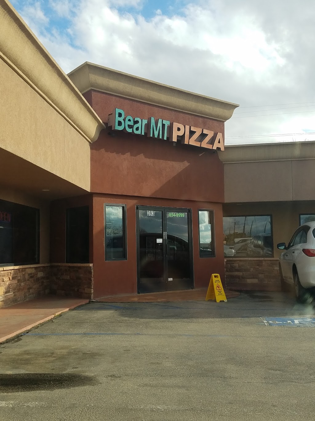 Bear Mountain Pizza | 393 Bear Mountain Blvd, Arvin, CA 93203, USA | Phone: (661) 854-9999