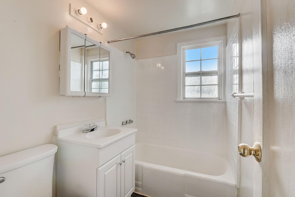 Red Oak Apartments | 2300 S Broad St ste a 11, Hamilton Township, NJ 08610, USA | Phone: (609) 888-0535