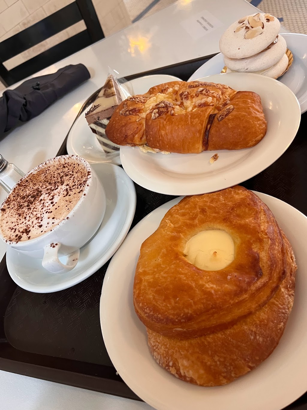 Croissant DOr Patisserie | 617 Ursulines Ave, New Orleans, LA 70116, USA | Phone: (504) 524-4663