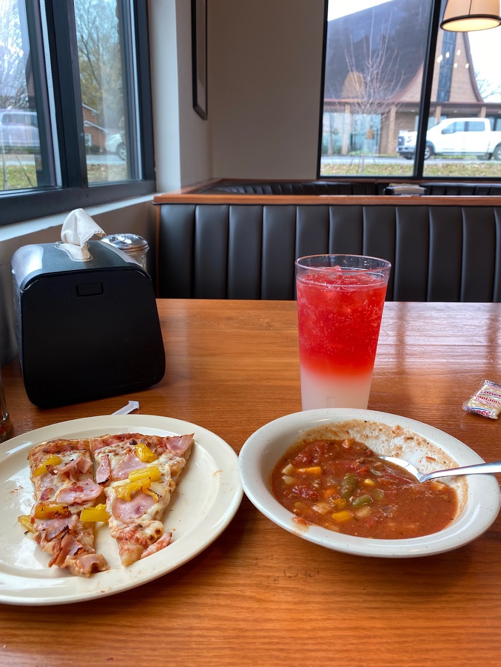 Village Inn Pizza | 2316 E Main St, Lincolnton, NC 28092, USA | Phone: (980) 284-2109