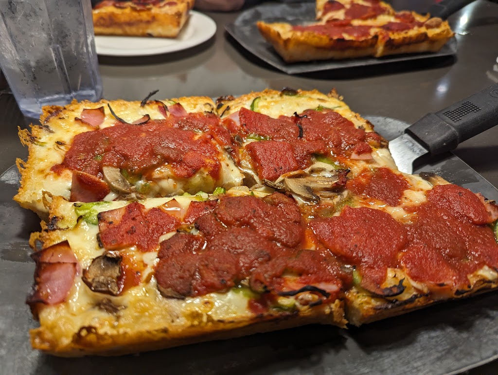 Buddys Pizza | 33605 Plymouth Rd, Livonia, MI 48150, USA | Phone: (734) 261-3550