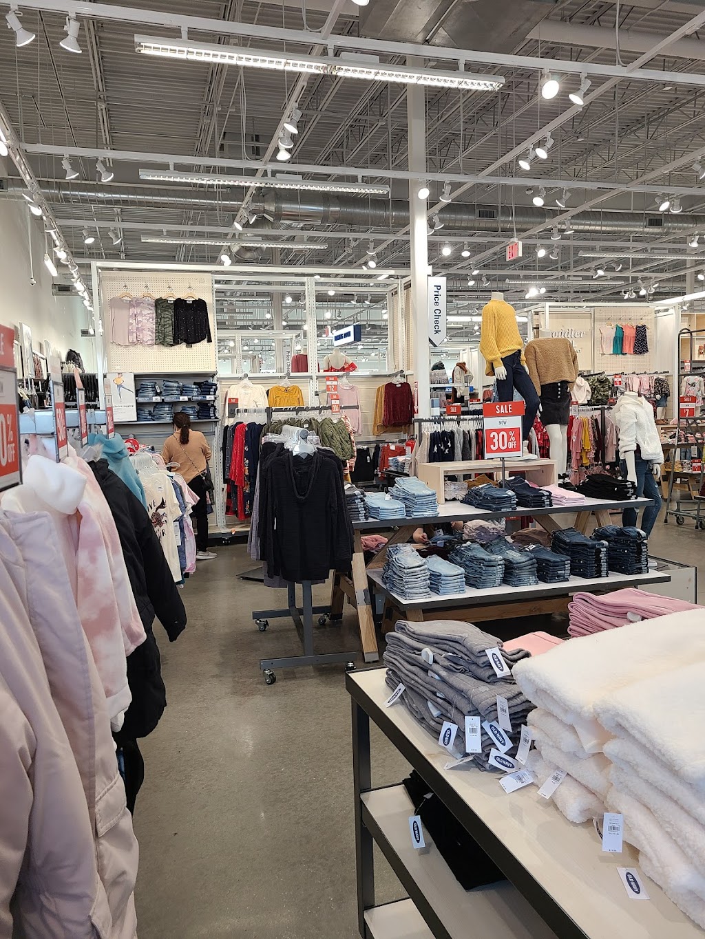 Old Navy | 1211 CHISHOLM TRAIL TENANT J, Euless, TX 76039, USA | Phone: (817) 571-4228