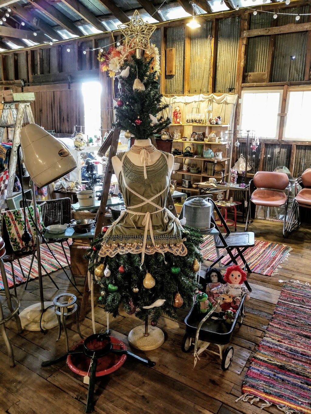 Two Storeys Antiques | 2983 Carters Creek Station Rd, Columbia, TN 38401 | Phone: (931) 446-7090