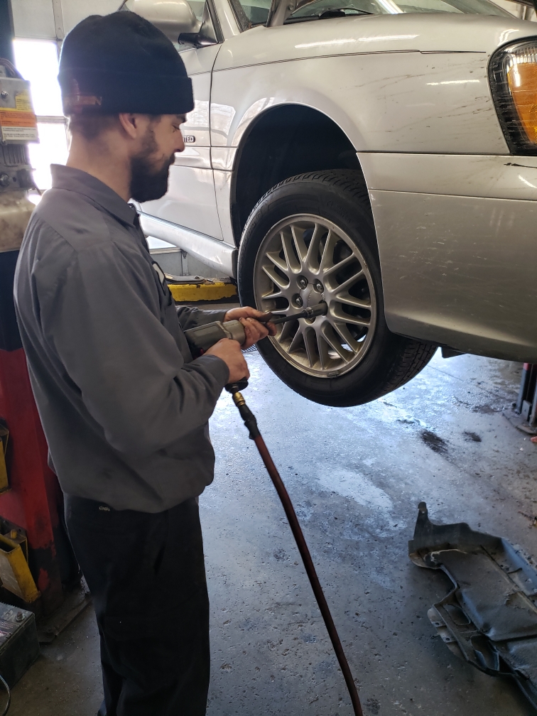 Brausen Family Automotive Repair | 2170 Dale St N, Roseville, MN 55113, USA | Phone: (651) 488-8800