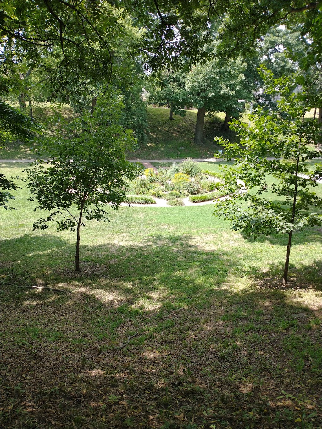 Pilgrim Labyrinth & Butterfly Garden | 3700 Gillham Rd, Kansas City, MO 64111, USA | Phone: (816) 753-6719