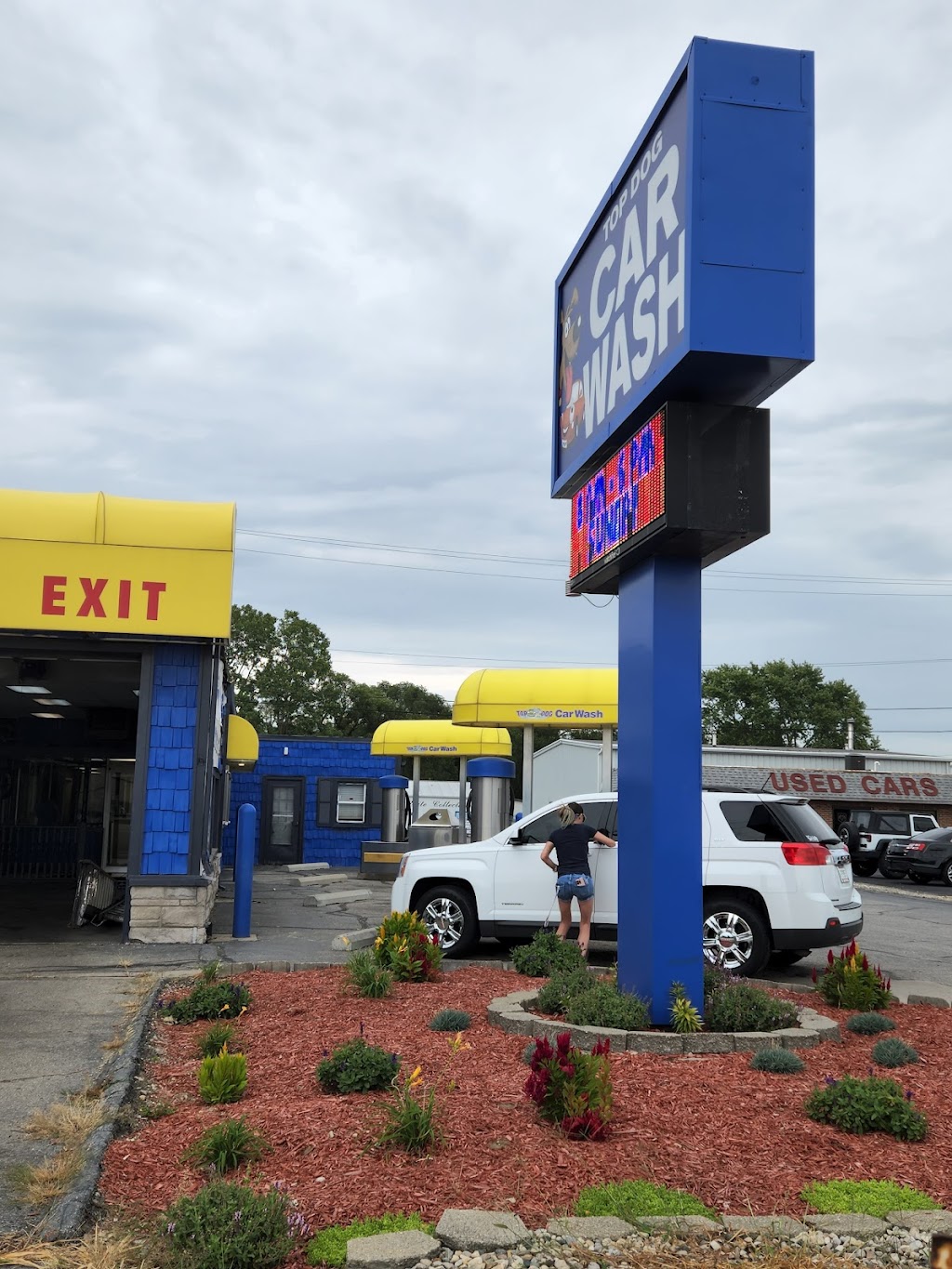 Top Dog Carwash | 3413 S Western Ave, Marion, IN 46953, USA | Phone: (765) 573-4848