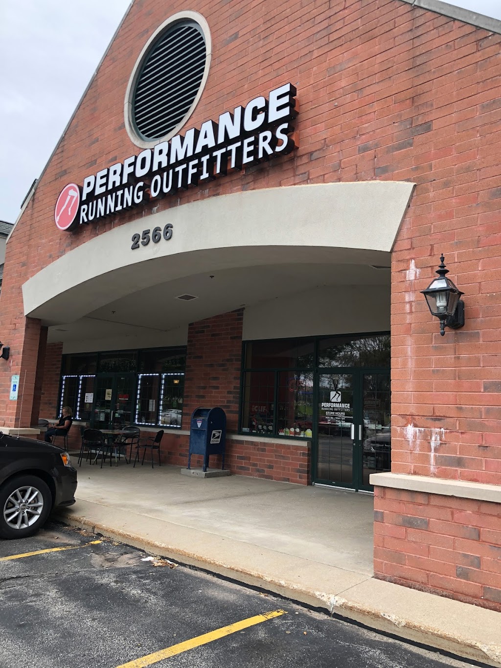 Performance Running Outfitters Delafield | 2566 Sun Valley Dr unit e, Delafield, WI 53018, USA | Phone: (262) 303-5118