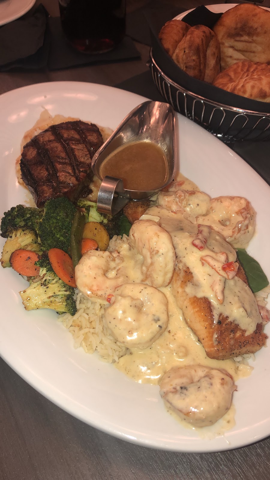 L.A. Bistro Canton | 44314 Cherry Hill Rd, Canton, MI 48187, USA | Phone: (734) 392-7028