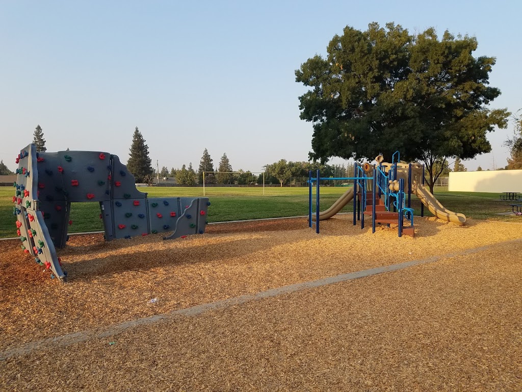 Berenda Elementary School -MUSD | 26820 Club Dr, Madera, CA 93638, USA | Phone: (559) 674-3325