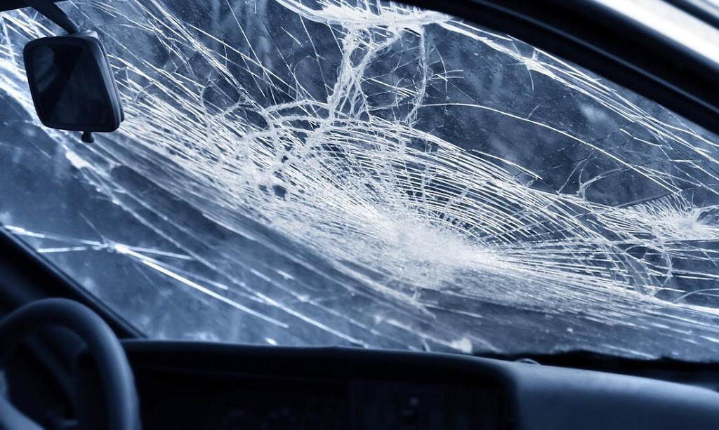 Corona Windshield Repair Pros | 1405 Kirkwood Dr, Corona, CA 92882, USA | Phone: (951) 463-4267