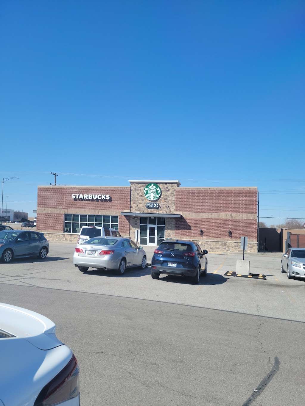 Starbucks | 4824 S 4th St, Leavenworth, KS 66043, USA | Phone: (913) 675-4044