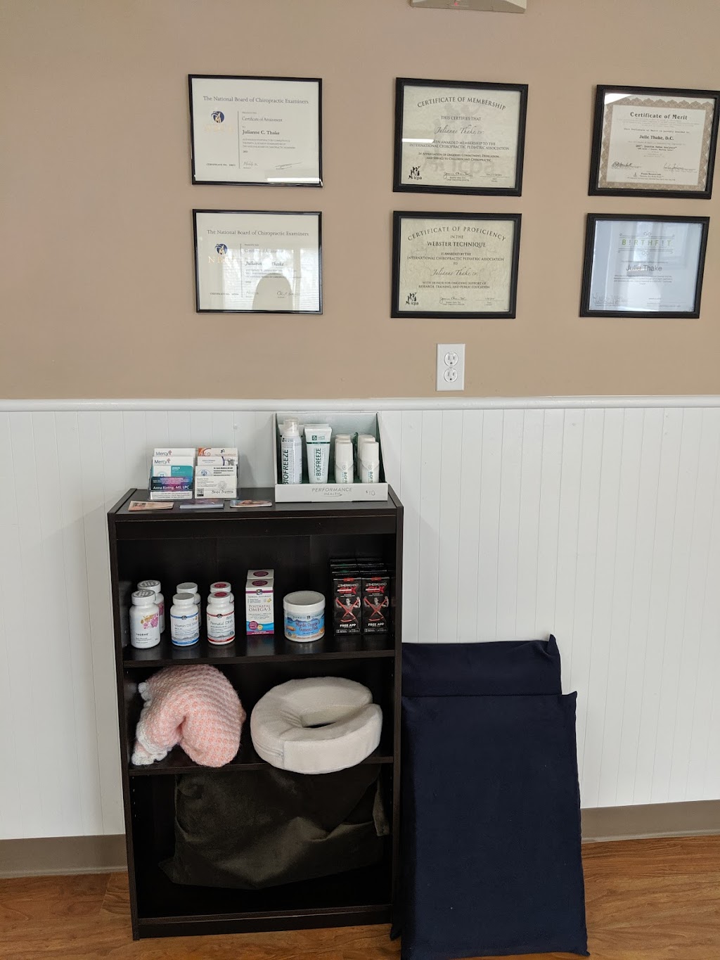 Thake Chiropractic and Wellness, LLC / Dr. Julie Thake | 2705 St Peters Howell Rd suite j, St Peters, MO 63376, USA | Phone: (636) 248-9561