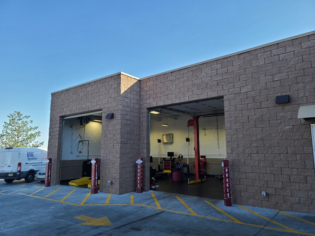 Jiffy Lube Oil Change & Multicare | 9386 Coors Blvd NW, Albuquerque, NM 87114, USA | Phone: (505) 839-0214