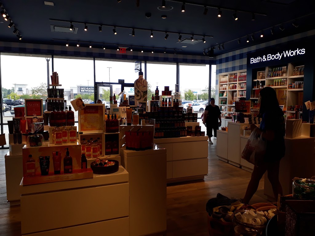 Bath & Body Works | 10075 Crossing Wy, Denham Springs, LA 70726, USA | Phone: (225) 271-2020